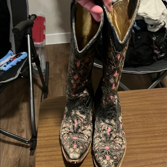 Women's Western Embroidered Boots - Black and Pink - Picture 4 of 6